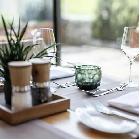 Arlmont 4 Stern Superior Hotell