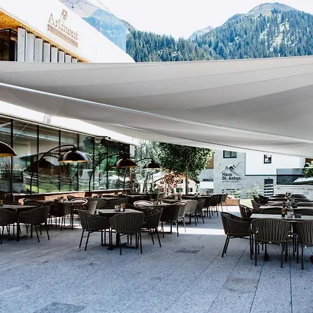 Arlmont 4 Stern Superior