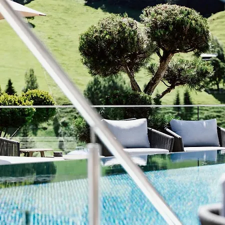 Hotell Arlmont 4 Stern Superior