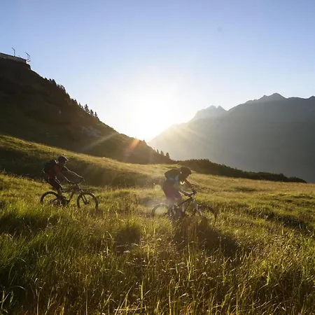 Arlmont 4 Stern Superior 4*