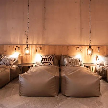 Arlmont 4 Stern Superior Hotell