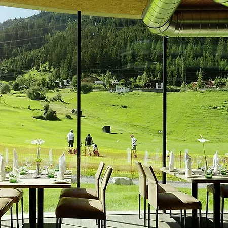 Arlmont 4 Stern Superior 4*